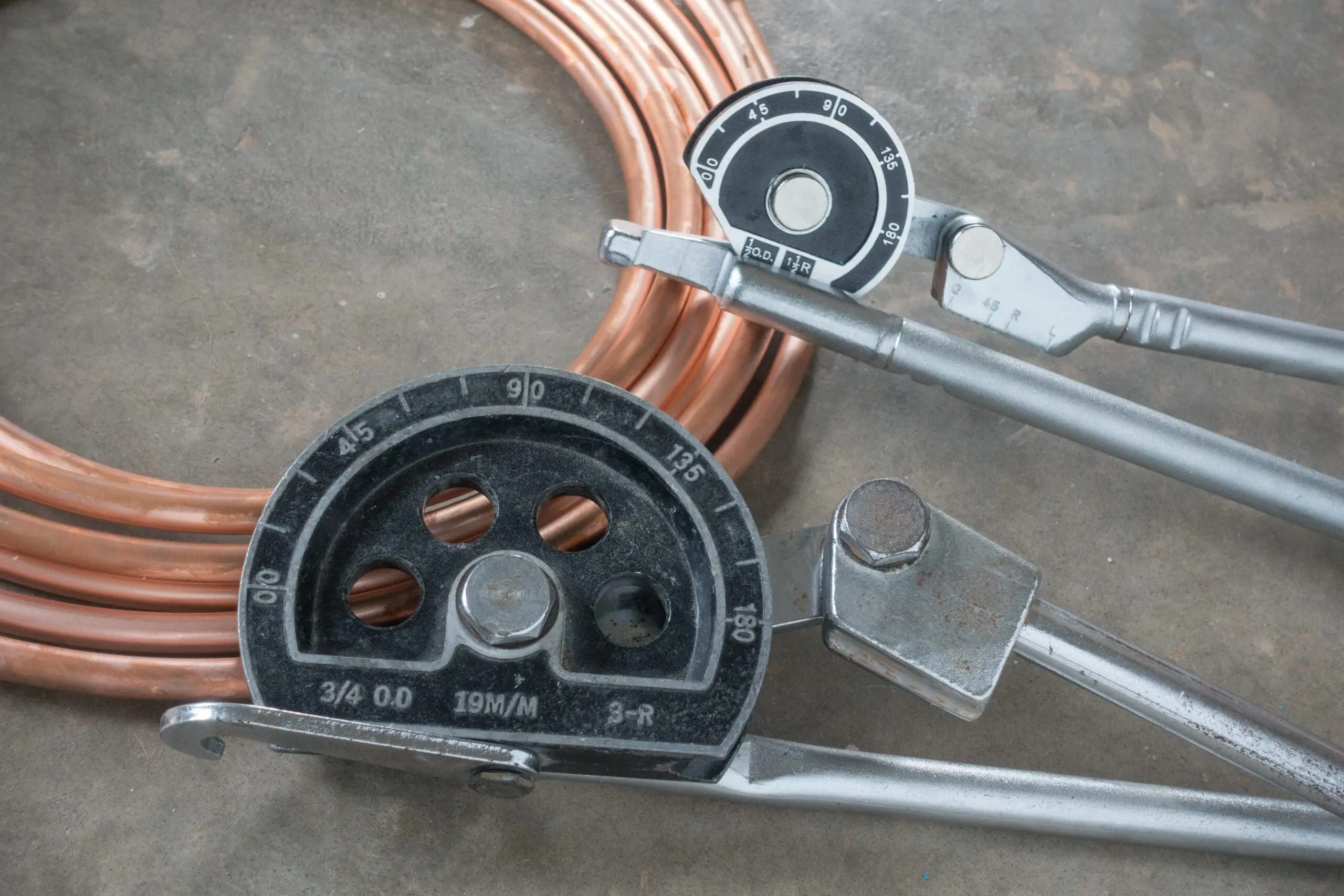 Copper,Pipe,Bender,Tools,For,Installation,Of,Air,Conditioning.,Place
